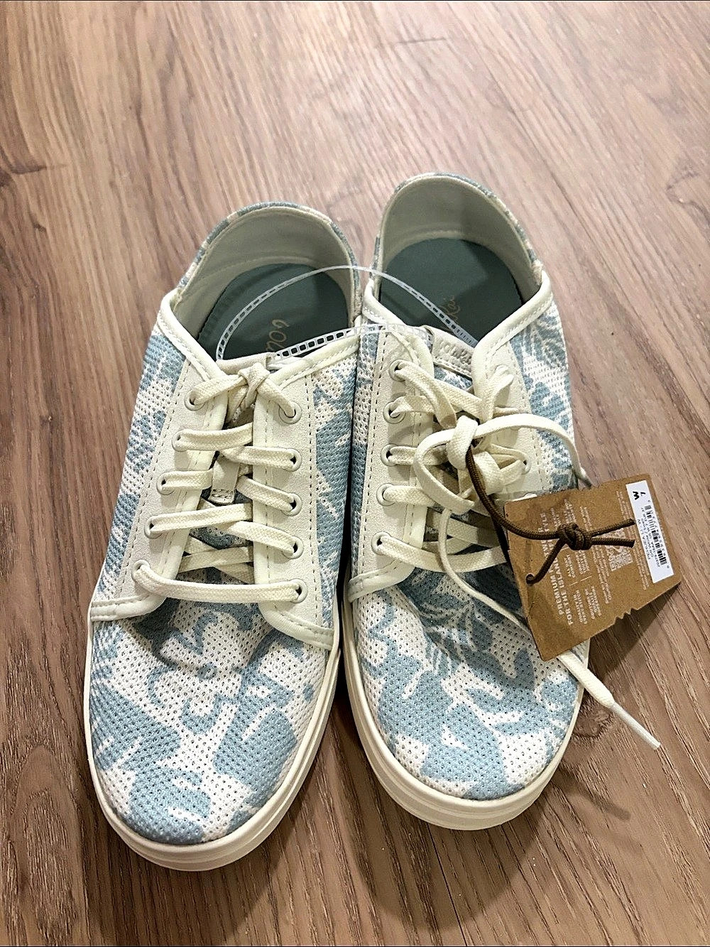 Olukai Pehea Li Floral Sneakers White & Blue US 7 NWT